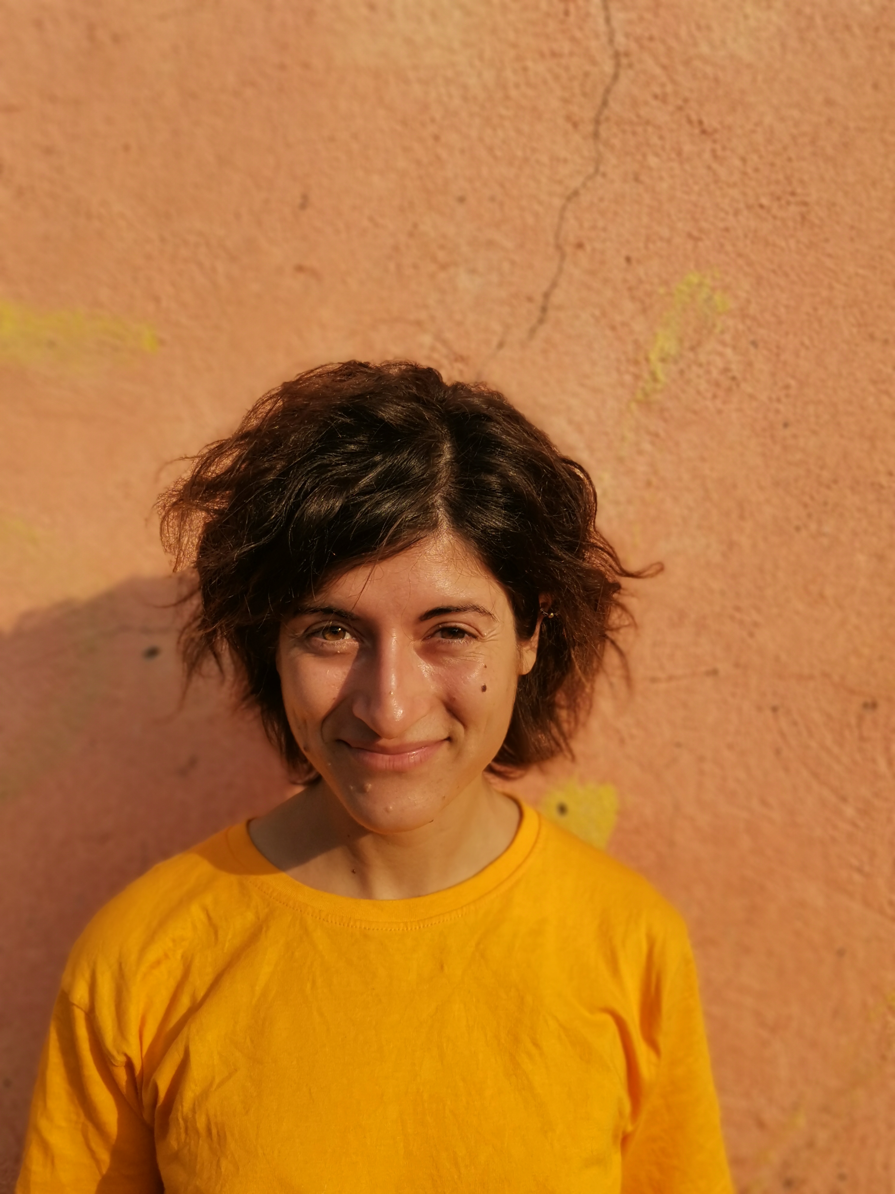 Fedra portrait with yellow shirt